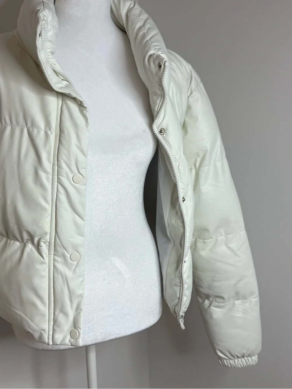 Anwnd white cropped